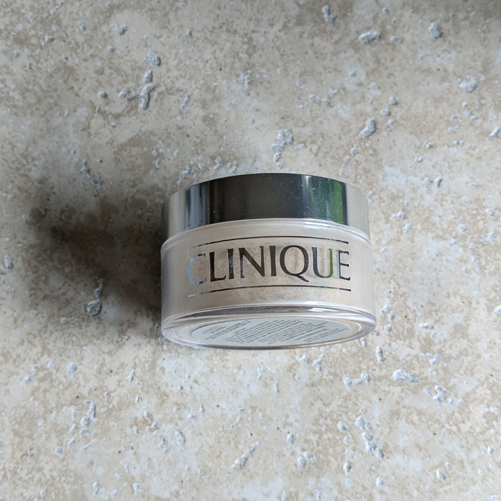Clinique blended face powder- invisible blend